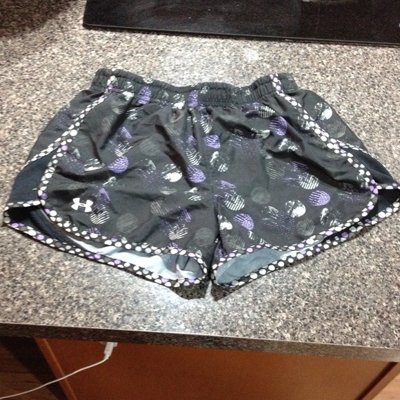 Women's XS running shorts heat gear under armour