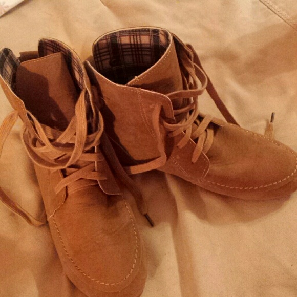 Tan  leather Macason's