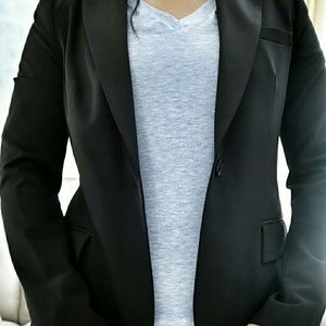 DISCOUNTED Beautiful black theory blazer