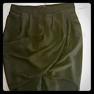 DISCOUNTED Super cute Bcbg tulip black silky skirt