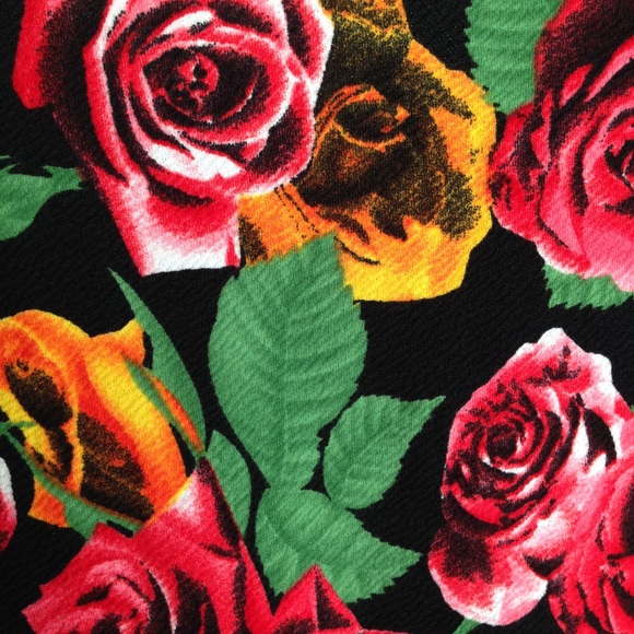 🔴SOLD🔴Floral bodycon sleeveless midi dress - Picture 3 of 3