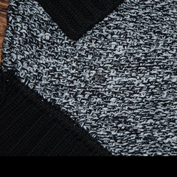 LuLulemon Passage Sweater NWT size 4 - Picture 4 of 4