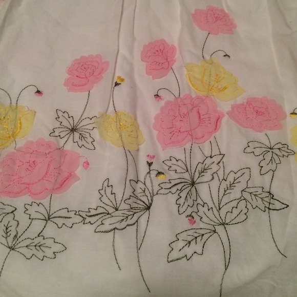 White sundress - Picture 2 of 2