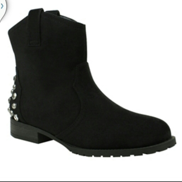 Shoes - Casual Studded Chic black boot