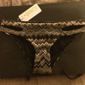 L-Space size XS reversible bottoms