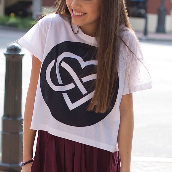 Infinite Love Cropped Tee
