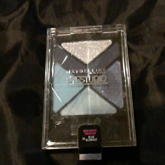 Maybelline Eye Studio Color Plush Silk Eye Shadow Quad, 4  Maybelline Eyestudio colored compacts Bundle