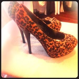 Leopard print Swede heels