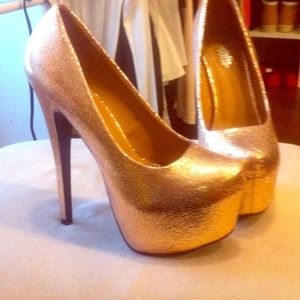 BUNDLE HEELS & BRACELETS