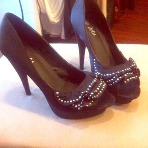 Black ruffle studded heels