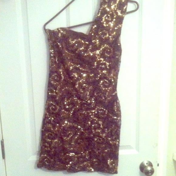 One shoulder sequence party dress