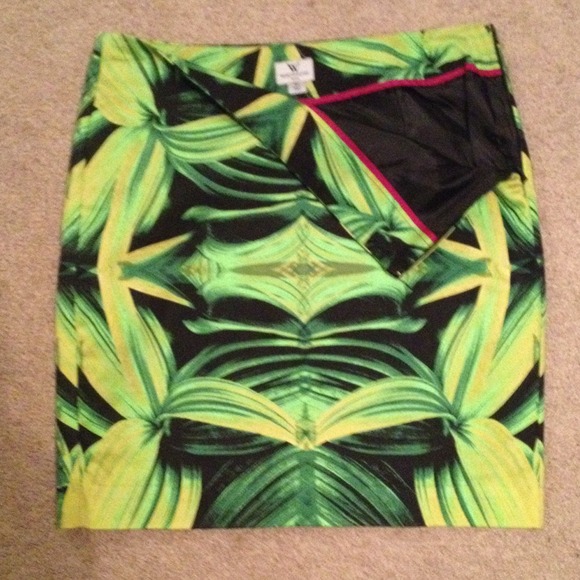 Printed skirt! Great for work, church, or dinner!