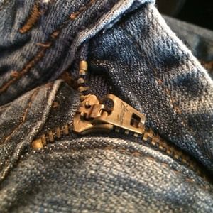 Additional pics of the zipper for the 7 jeans