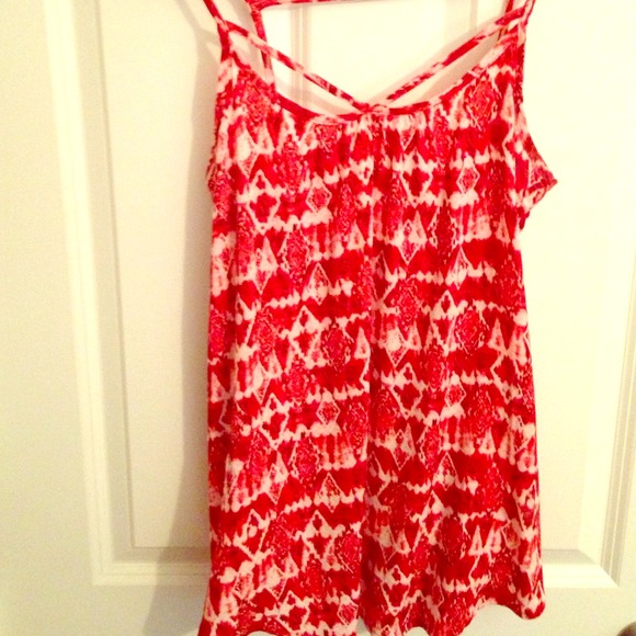 Red white printed tank