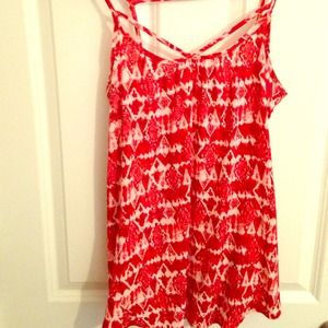 Red white printed tank