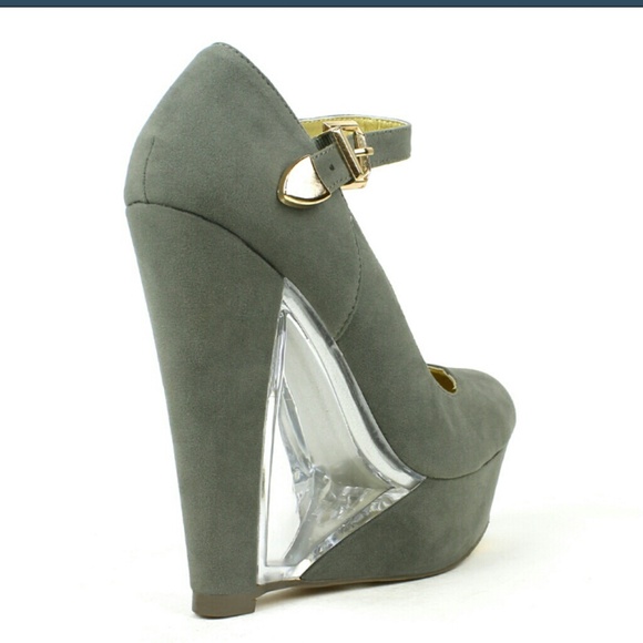 Glassy Gray Wedge - Picture 2 of 3