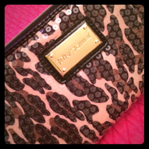 Betsey Johnson Clutches & Wallets - 🌟REDUCED! Betsey Johnson 💋 Wallet