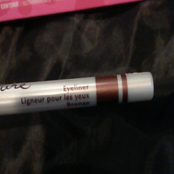 **GIFTED** Mary Kay Eyeliner - Picture 2 of 2