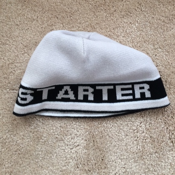 Reversible Starter cap.