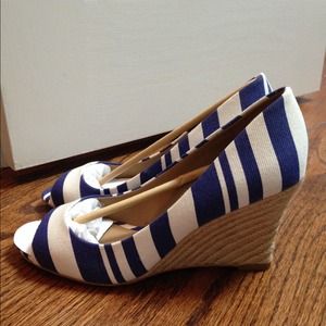 Ann Taylor Callie Striped Canvas Peeptoe Wedges 9