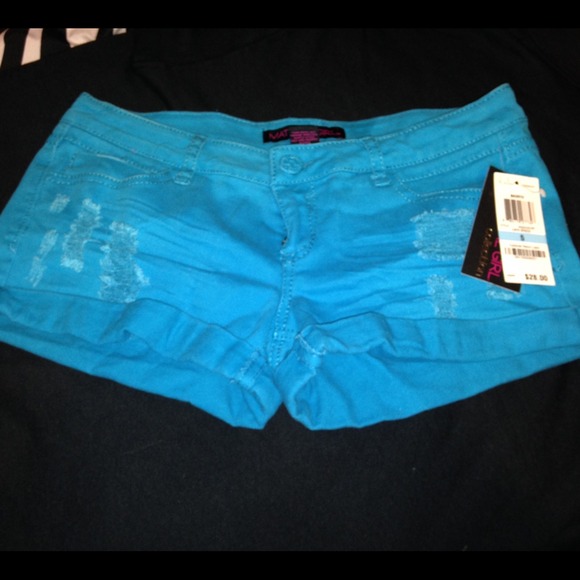 ripped shorts size 5