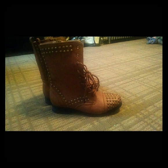 boots - Picture 1 of 4