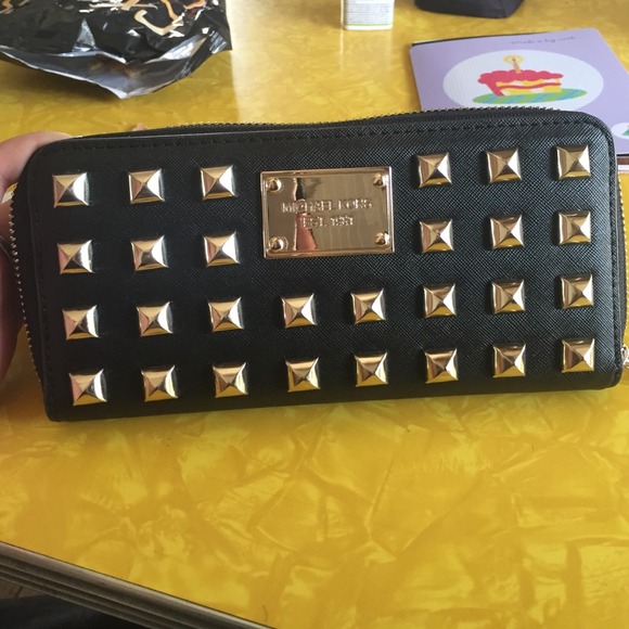 Michael Kors wallet