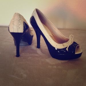 MMK peep toe pump