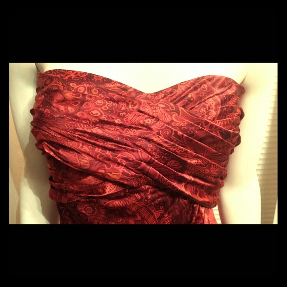❌SOLD❌Banana Republic Strapless Silk Top - Picture 1 of 2