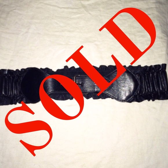 📛SOLD📛Ruffled black belt