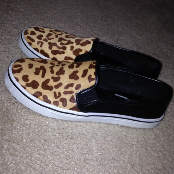 Dolce Vita Leopard & Leather Sneaker size 9