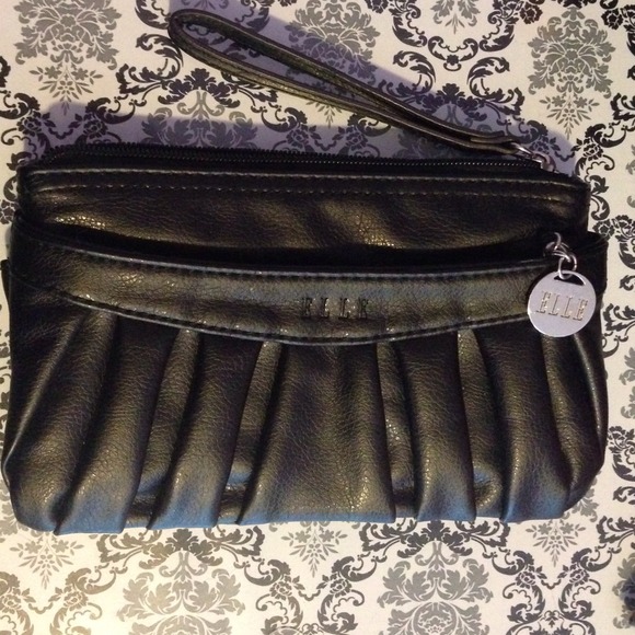 Black Elle clutch/wristlet