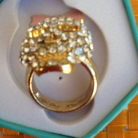 Skull Ring By Betsy Johnson - Picture 4 of 4