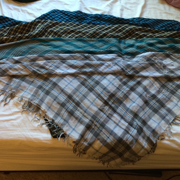 Scarves for days❄️☔️☁️⛄️🌁