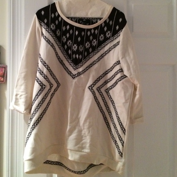 H&M three quarter sleeve sweatshirt