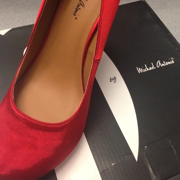 Michael Antonio red heels - Picture 2 of 2
