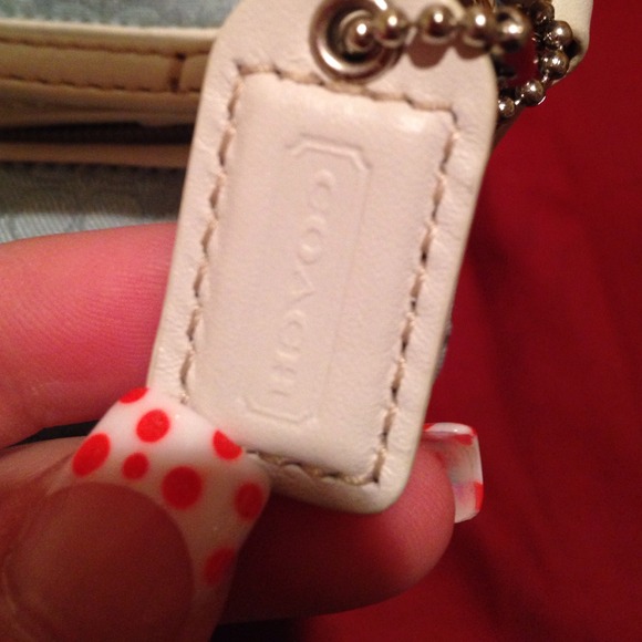 NEED GONE! Blue coach hand bag - Picture 2 of 3