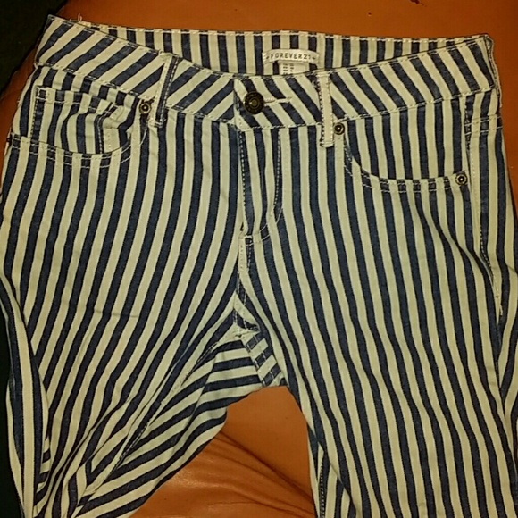 Jeans - Picture 1 of 2