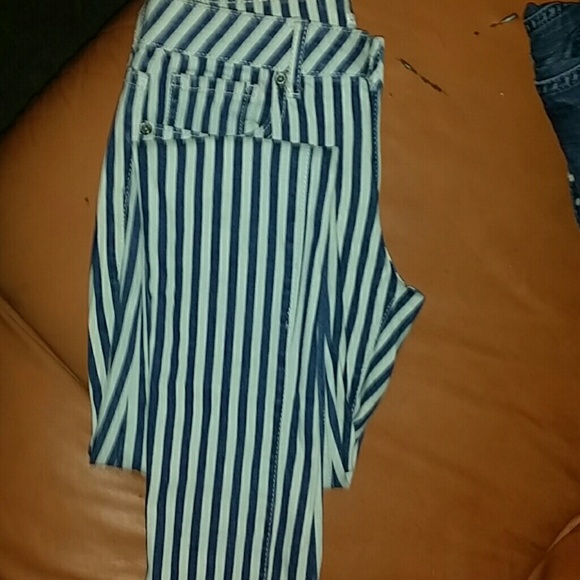 Jeans - Picture 2 of 2