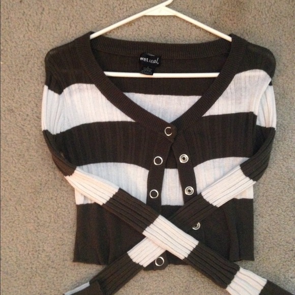 Wet Seal cropped sweater