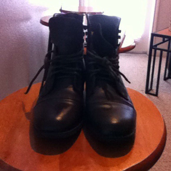 🌸 Sold 🌸 Combat boots - Picture 1 of 4