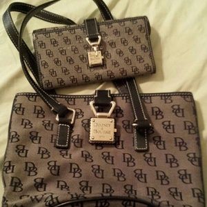 Dooney and bourke authentic bag and wallet set