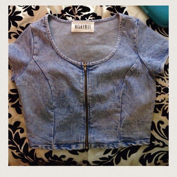 denim-print crop top