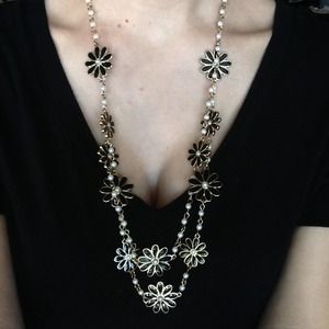 Black daisy layered necklace
