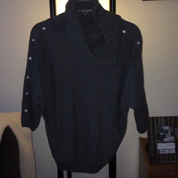 Draper's  & Damon's sweater💕