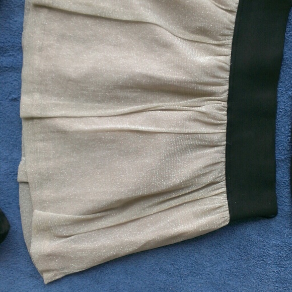 ๐ฝGold Shimmer Mini Skater Skirt - Picture 2 of 3