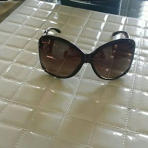 Big beautiful Gucci shades