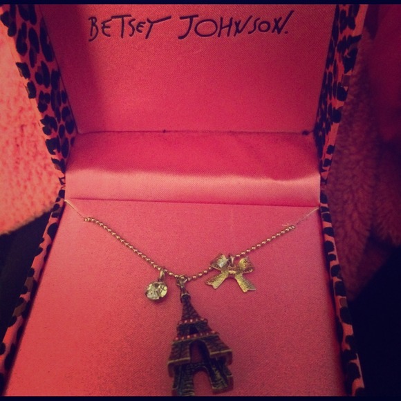 Betsey Johnson Paris Charm Necklace - Picture 1 of 2