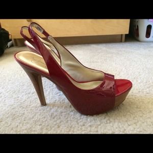 Jessica Simpson pumps