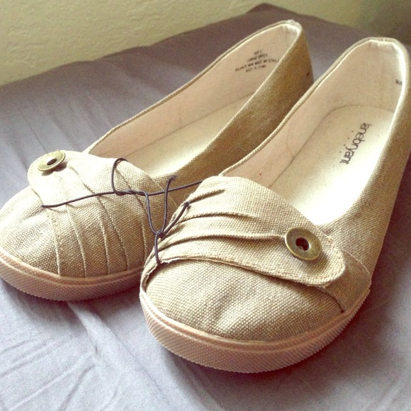 Canvas Lane Bryant Flats